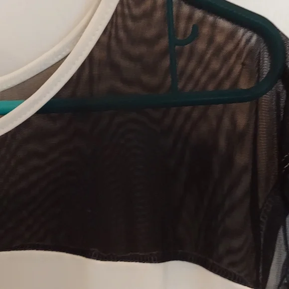 Top - Picture 2 of 4